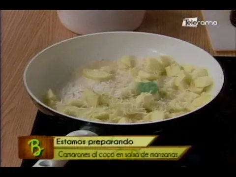 Camarones al coco en salsa de manzanas