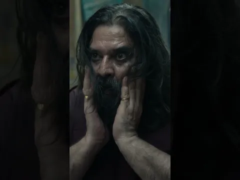 Aaj mood thoda bhootni hai 👀