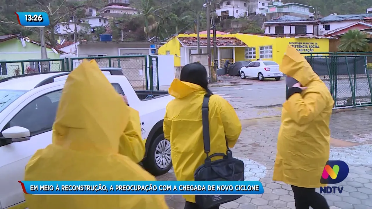 Em meio à reconstrução, a preocupação com a chegada de novo ciclone