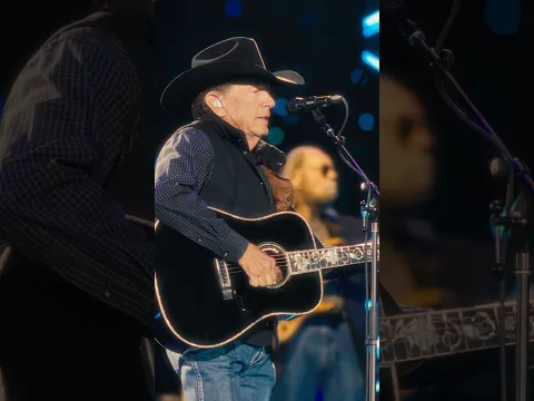 "Just give it away..." 🎶 #CountryMusic #GiveItAway #LiveMusic 🎥: Alive Coverage