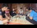 Download Lagu MAI made a meal and invited KONG and COI and their friends to help set up the kitchen.