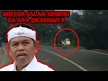 Lagu In the video, Kang Dedi Mulyadi shows a motorbike driving by itself without anyone on it.