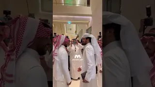 الأسطورة سالم الدوسري في حديث مع أكرم عفيف قبل بداية الحفل 