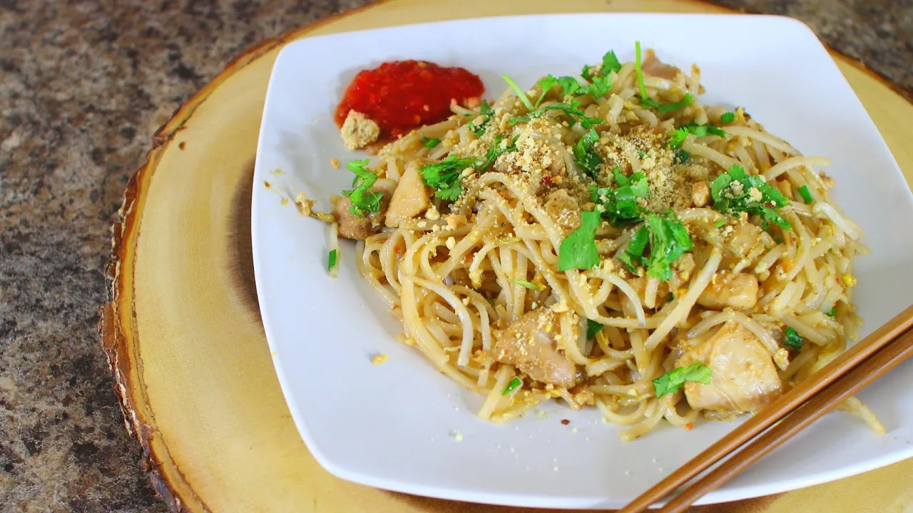 Chicken Pad Thai Recipe - thai food cooking - rice noodles