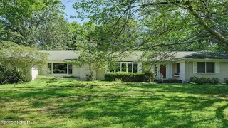 19 Buttonwood Lane E Rumson NJ Presented by Eugene Jaworski