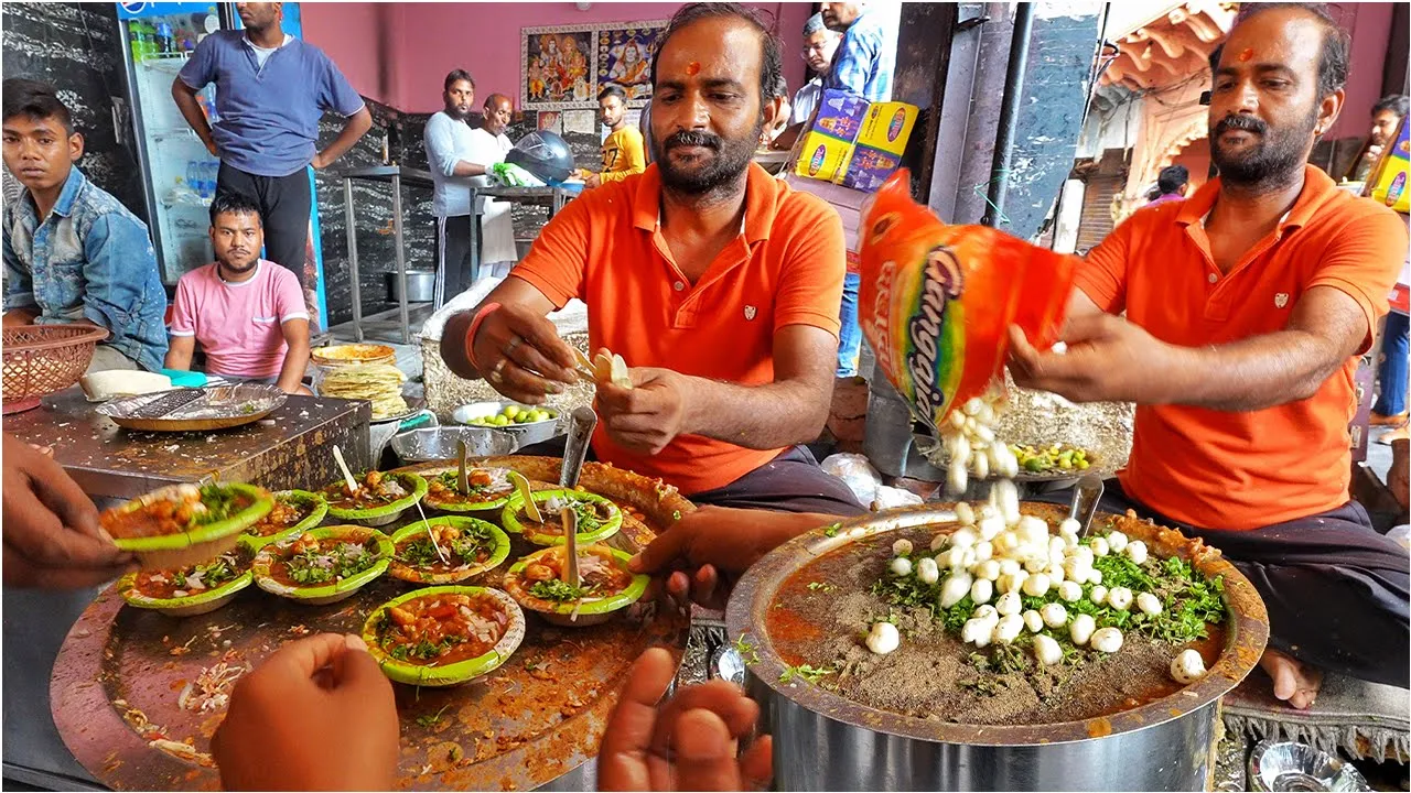 40/- Rs LOVE YOU Nashta   Beni Ram Chole Bhature, Sadar Bazar wale Parathe   Indian Street Food Agra