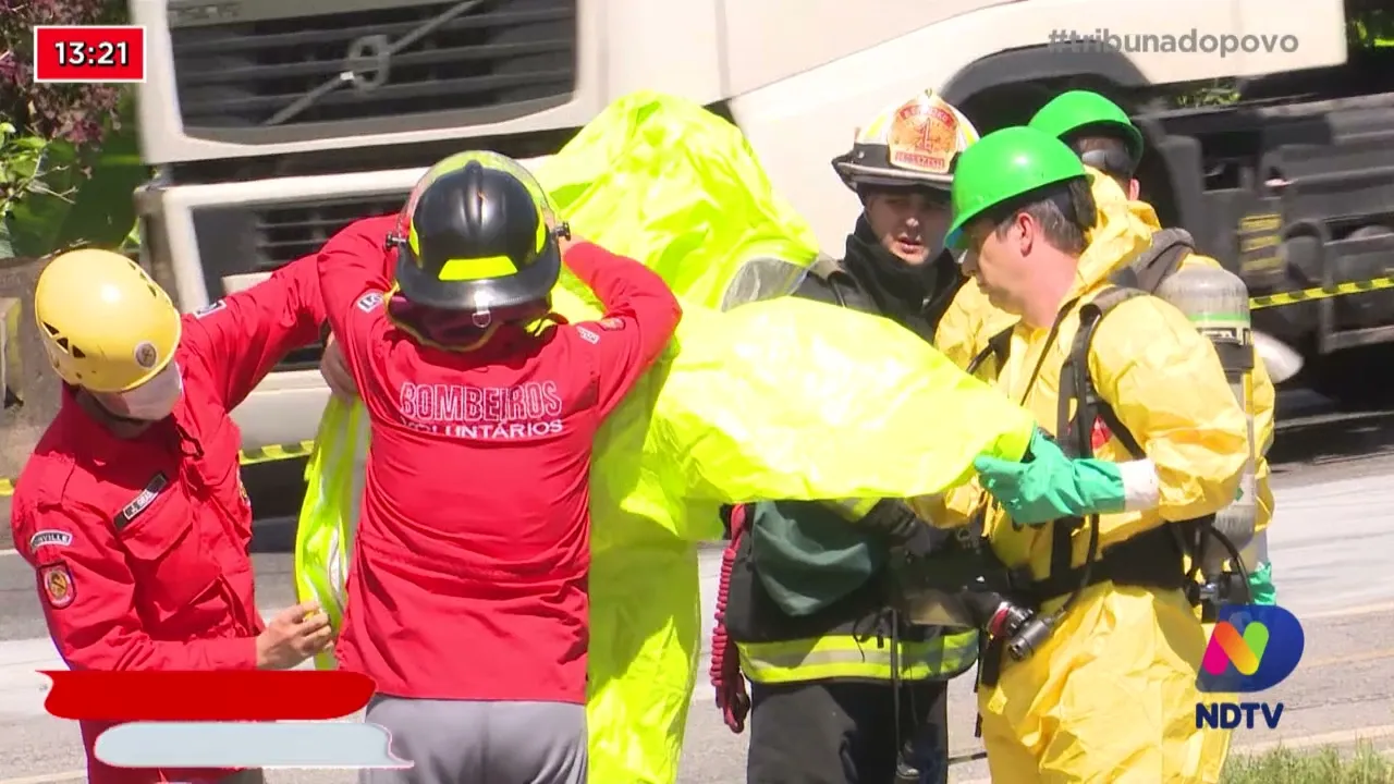 Acidente grave na BR-376: Caminhão tomba na descida da serra e motorista morre