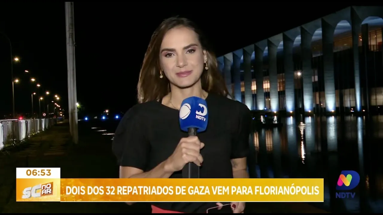 Reencontro emocionante: mãe brasileira e filho repatriados de Gaza chegam a Florianópolis