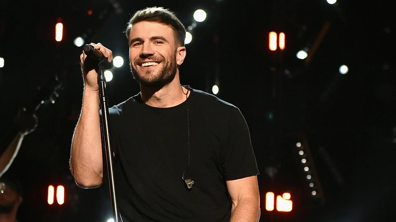 Sam Hunt Gives Swoonworthy "Body Like A Back Road" Performance At 2017 BBMAs