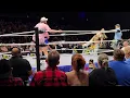 Lagu Toni Storm danst in de ring met Australische worstelaars na de AEW House Show in Brisbane.