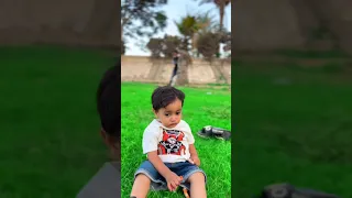 الص يسرق الحلوه الملونه من اصغار   دندنها