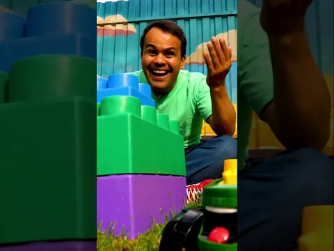 Vamos fazer uma garagem para o trator Johnny! #infantil #criança #trator #brinquedo #tratorjohndeere