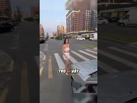 Cô gái hất nước vào xe của anh chàng này và cái kết #sieuxe #shorts