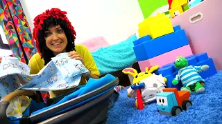 Brincando com Léo, o caminhão, e a Mamãe do Lucky!