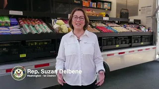 DelBene Volunteers At Arlington Food Bank Mobile Market
