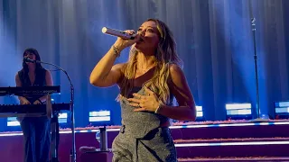 hilary duff come clean live 4k london united kingdom january 19 2026 