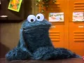 Download Lagu Sesame Street - Cookie Monster contacts Santa (4 parts)