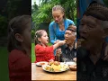 Download Lagu makan nasi kuning ditemani istri dan anak ku yang sangat lucu #food #love #music #flyxo