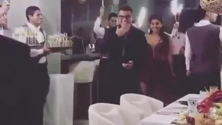 فديو مسرب من حفل عيد ميلاد عمرو دياب و دينا الشربيني ترقص علي اغنية الفرحة الليله دندنها