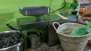 عصر زيت الخروع على البراد لتطويل الشعر وملأ الفراغات Bio 100 