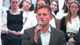 se aud pa ii lui isus n dep rtare grupul sirion