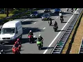 Download Lagu Drukte op A28 met motorrijders die terugkeren van TT Assen