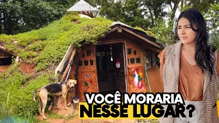 Eles LARGARAM tudo na CIDADE para viverem ISOLADOS em uma CASINHA feita de FENO