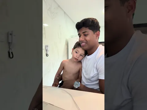 Lucas Roque cantando com seu filho 😍❤️
