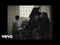 SIENNA SPIRO - MAYBE. (Live from The Mews) (Official)