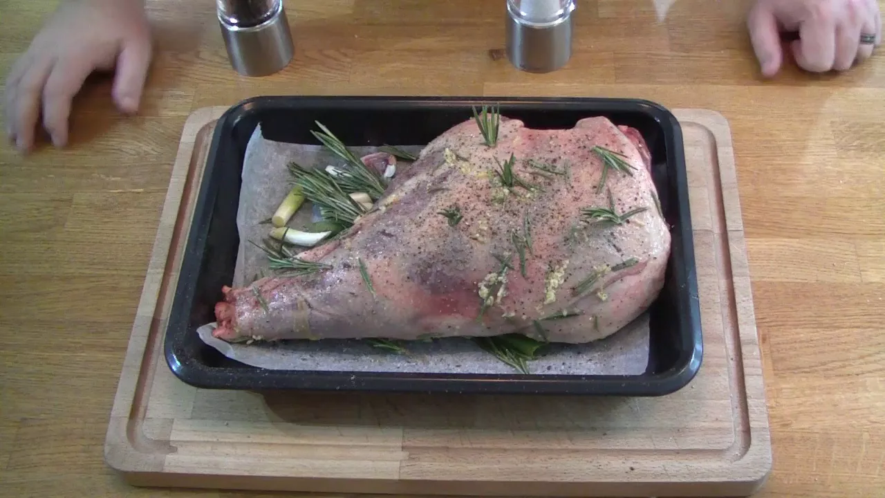শাহী লেগ রোস্ট-আস্ত রানের রোস্ট || Mutton / Lamb Leg Roast Recipe Bangla- Eid Special Raan Musallam