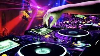 Download DJ DANGDUT DISCO REMIX PRIA IDAMAN MP3