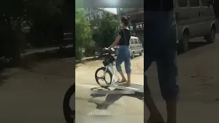 دراجة اليابان الفريدة لن تصدق تصميمها اليابان دراجات ابتكارات Shorts Japan Cycle 