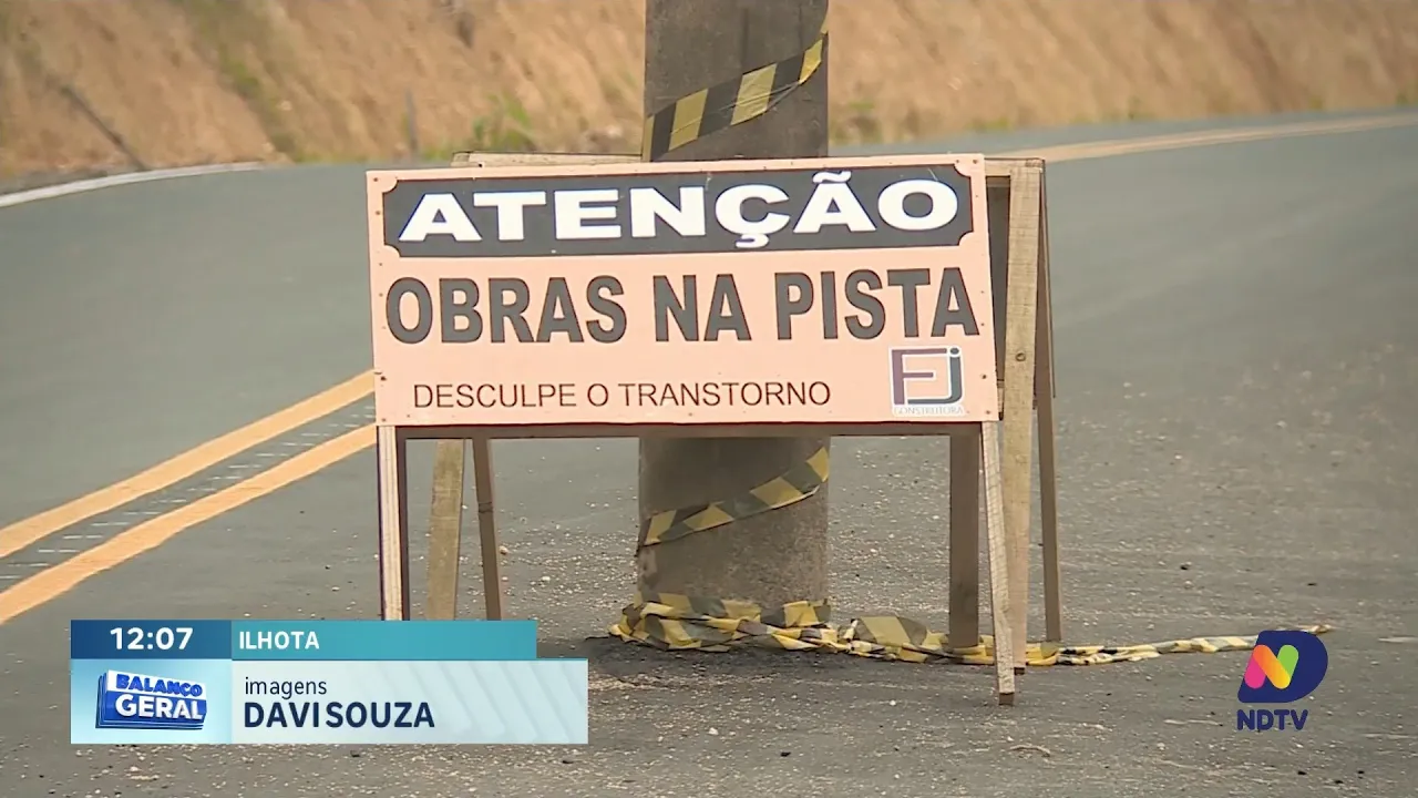 Moradores de Ilhota preocupados com poste no meio da rua após reforma