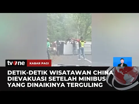Minibus Rombongan Wisatawan China Terguling di Jalur Ijen