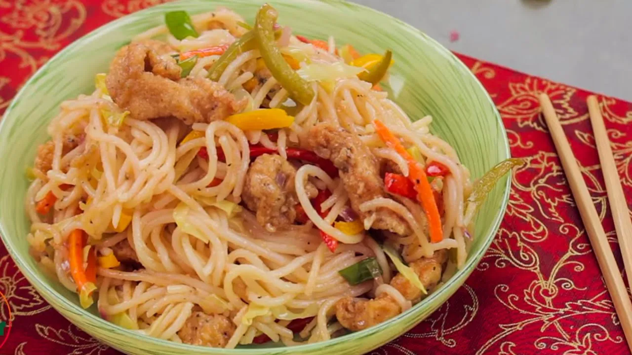 Chicken Chow Mein Recipe by SooperChef