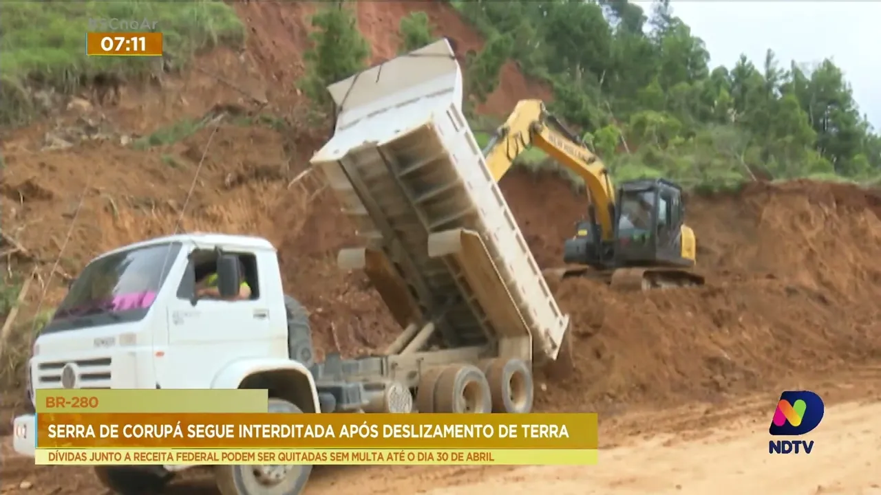 BR-280 segue interditada após deslizamento de terra