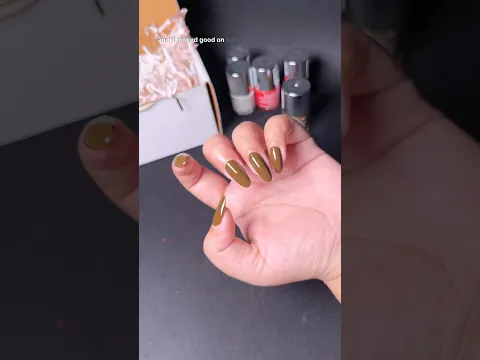 You girls is back with some Swatches✨💅 #nailart #naildesign #nails