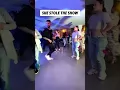 Download Lagu She stole the show and everyone is watching #salsa #colombiana #dancing #mambo #footwork