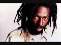 (Action Riddim) Buju Banton - Girls Dem Flex