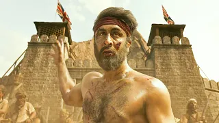 كان عبد فقير في حالة ولكن بيكتشف ان ابوه كان ملك قبيله واتقتل ظلم فابيخرج الوحش الي جواه وبيقرر نتقم 