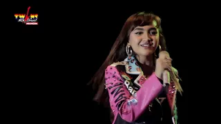 Download Jihan Audy - Mundur Alon Alon TWINS ROCKDUT Live Alun - Alun Tangen Sragen MP3