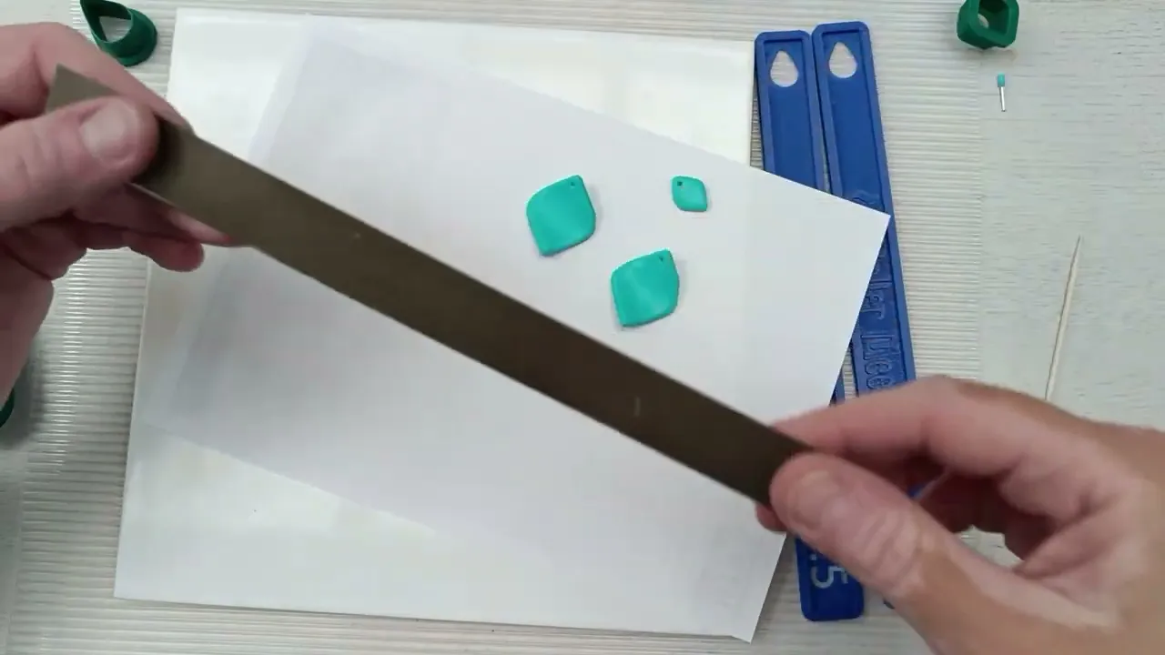 DIY box ~ polymeerlei onderdelen met flexibel met van de tegel verwijdere om af te bakken