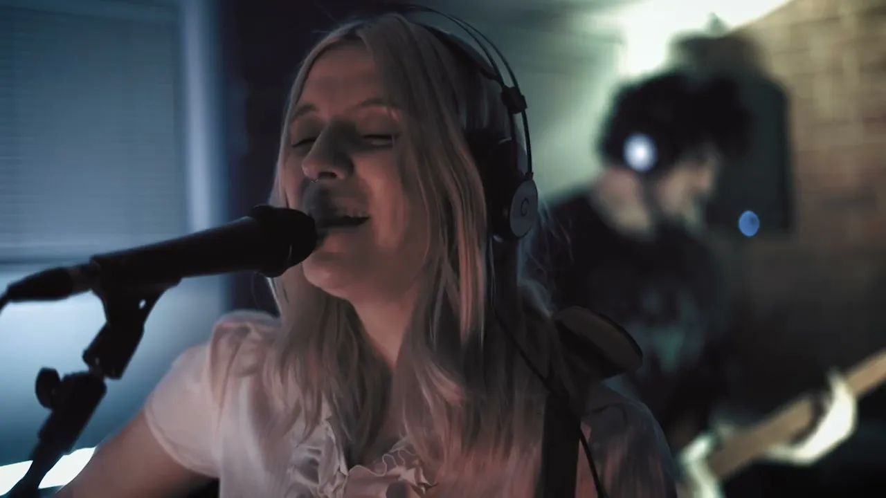 Still Hurts - Studio Video