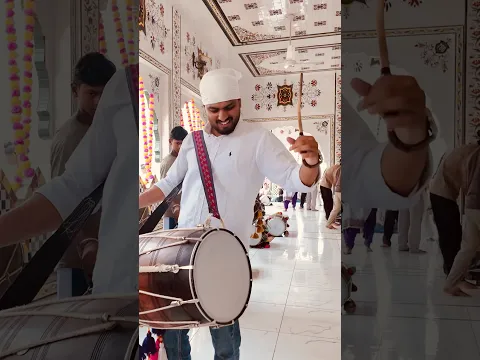 Mele Te Dhol Vjaun da Vakhra hi Nazara Hai