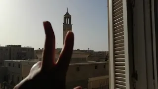 متحطيش صباعك تحت درس حد وبعدين تزعلي   دندنها
