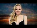 Amanda Seyfried Sizzling Bikini Moments