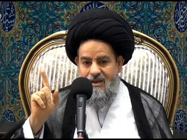 ⁣في عصرنا الحاضر من يهتك العلماء ويتكلم على المراجع يكثر خفق النعال حوله، ومن يتحداهم يرتفع رصيده