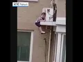 Download Lagu Man catches toddler falling from fifth floor in China