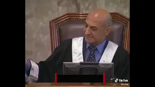 صدام حسين يقله ماتخوف كلبي دندنها