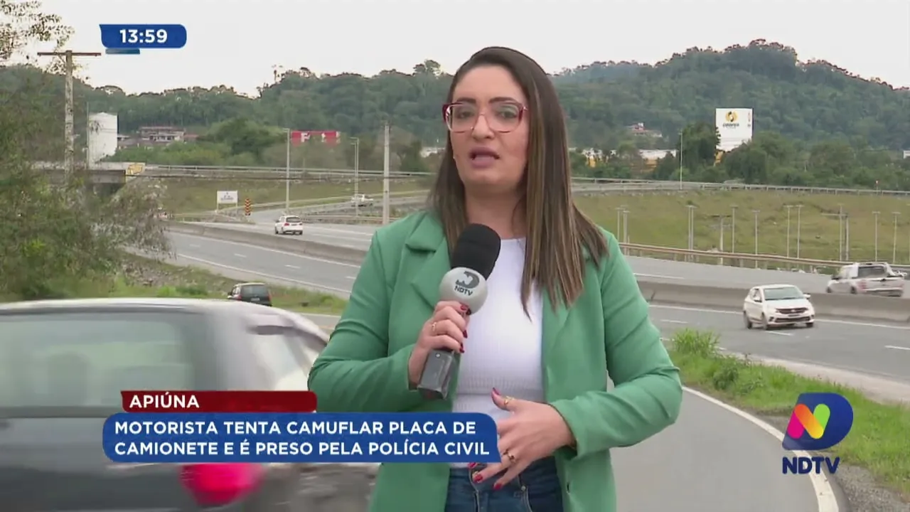 Apiúna: motorista tenta camuflar placa de camionete e é preso pela Polícia Civil